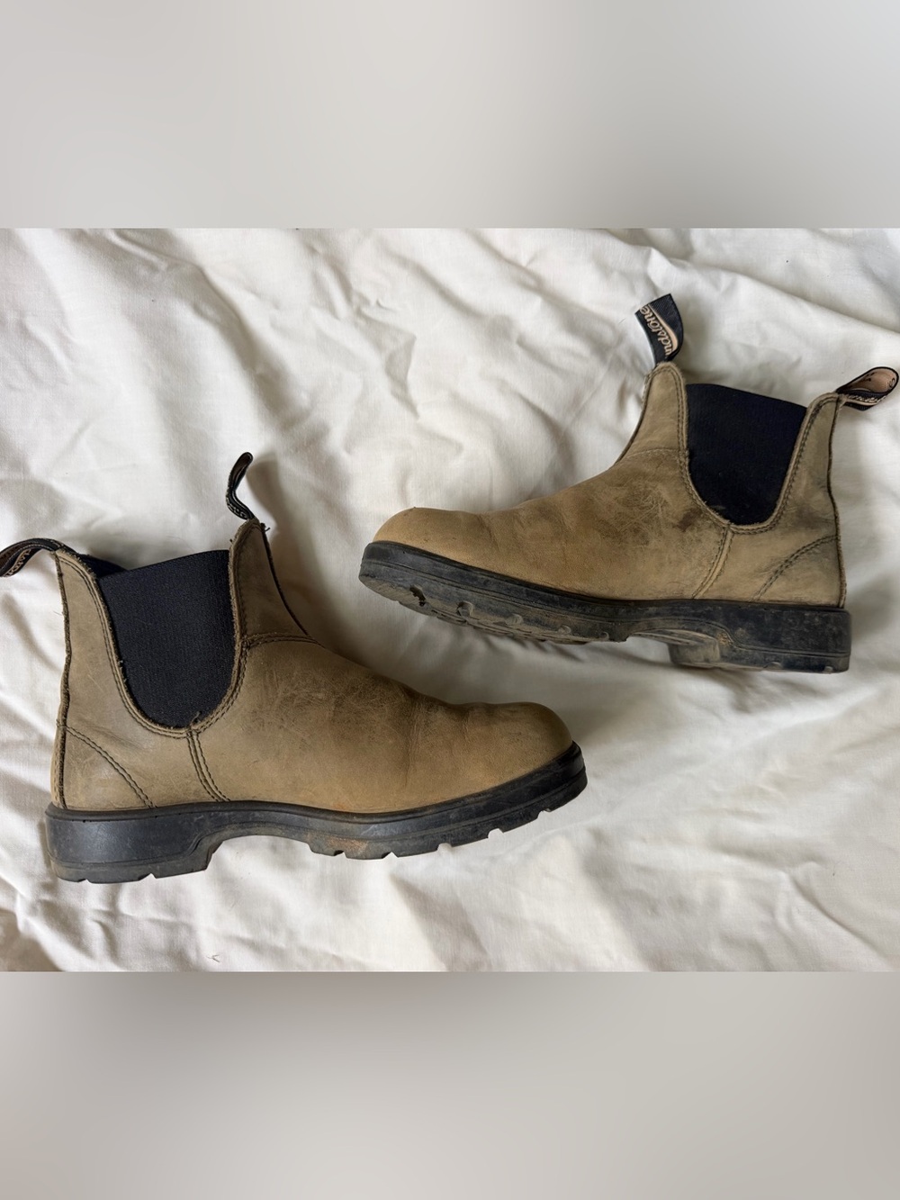 Rare green Chelsea Blundstones